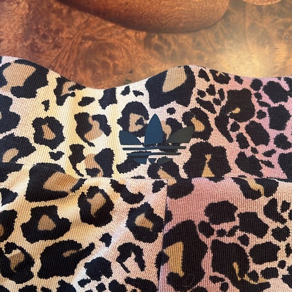 Adidas Leopard Shorts Ladies - Picture 4 of 7